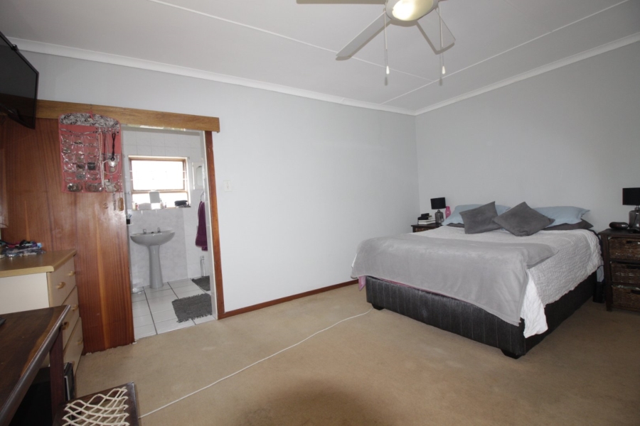2 Bedroom Property for Sale in Wavecrest Eastern Cape